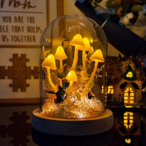 Warm Yellow Mushroom Lamp in Glass Dome – Handmade LED Night Light with Moss & Botanicals – Cozy Fairycore Decor Gift Idea
