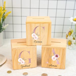 Hucha para niña, Hucha personalizada, Regalo de bautizo para niña, Hucha de madera, Hucha de ahorros, Hucha con flores, Regalo de Pascua para niña