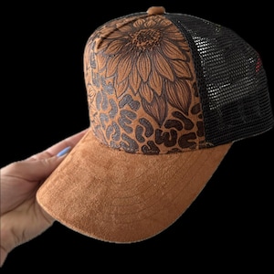 Burned Trucker Hat - Blommig Leopardmönstrad