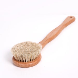 Long Handle Horsehair Body Brush - Natural Wooden Dry Brushing Tool for Cellulite, Exfoliation & Skin Stimulation - Round Brush Head 39x9cm
