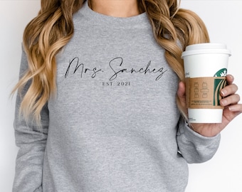 Personalized Mr & Mrs Sweatshirt Set: Cotton Blend Couple Hoodies