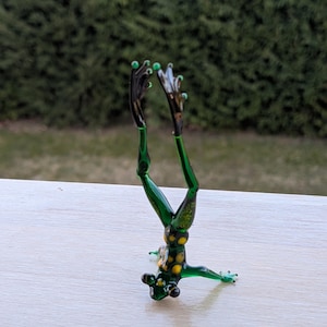 Green Lying Glass Frog, Funny Frog Figurine, Lampwork Frog, Decorative Glass Frog, Handmade Frog Statue, Frog Home Decor, Frog Gift
