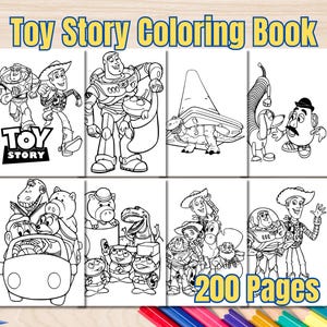 Puede incluir: Un libro para colorear de Toy Story de 200 páginas con ilustraciones de líneas en blanco y negro de personajes como Woody, Buzz Lightyear, Rex, Slinky Dog, Mr. Potato Head y los Aliens, rodeado por un borde de lápices de colores.