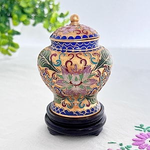 Vintage miniature cloisonne lidded jar on lacquered wooden base, enamelled with stunning floral decoration, Chinese from the 1980s, 10cm H