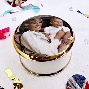 1983 trinket pot by Finsbury to commemorate Prince William’s first birthday, a charming commemorative royal souvenir
