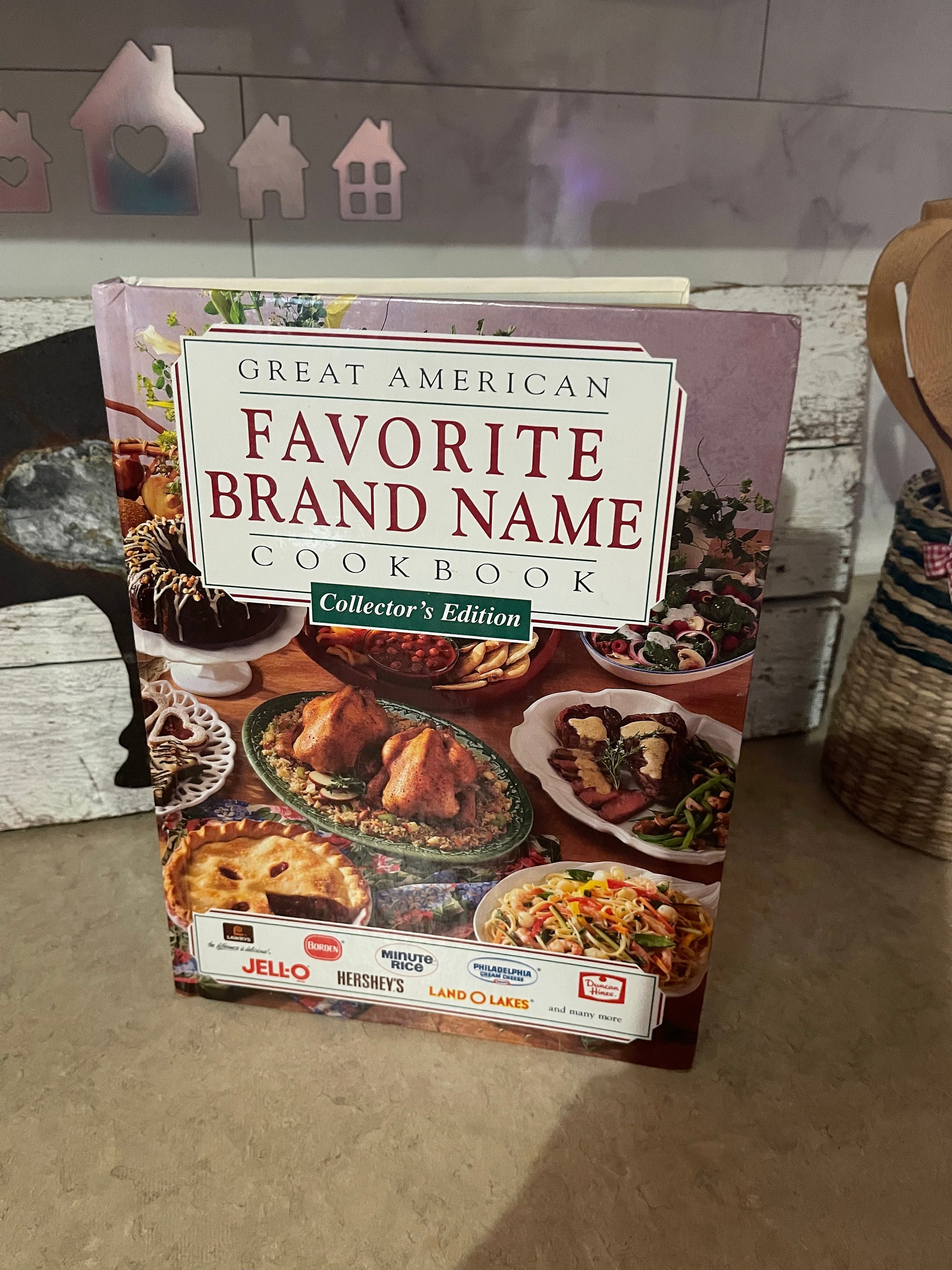 Vintage 90s Great AMERICAN Favorite Brand Name COOKBOOK Collectors