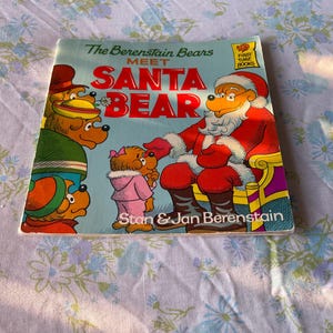 Vintage CHILDREN Book BERENSTAIN BEARS Meet Santa Bear