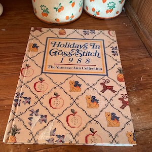 Vintage CROSS-STITCH Book Holidays In Cross-Stitch 1988