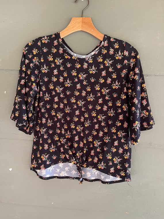 CUTE Vintage 90s GRUNGE Floral Top small to medium - image 1