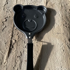 CUTE Little TEDDY BEAR Pancake Pan