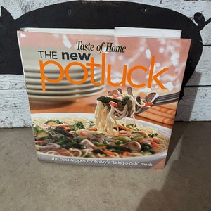 Vintage 00s Taste of Home The New Potluck Reader’s Digest COOKBOOK