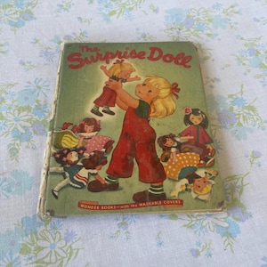Livre pour enfants vintage des années 50, la poupée SURPRISE, livres de contes pour enfants