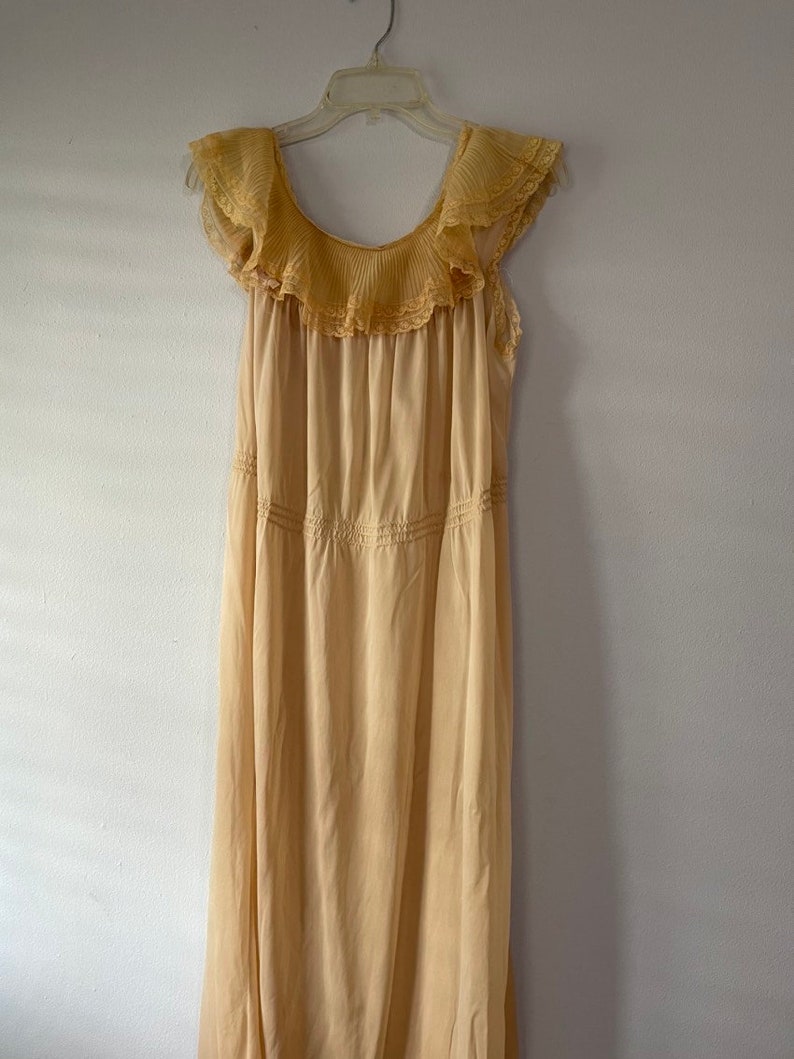 GORGEOUS Vintage 1960s GILBREATH Beige ROMANTIC Lingerie Night Gown medium image 2