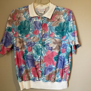 CUTE Vintage BLUMEN Gebänderte BLUSE Mittelgroß bis groß