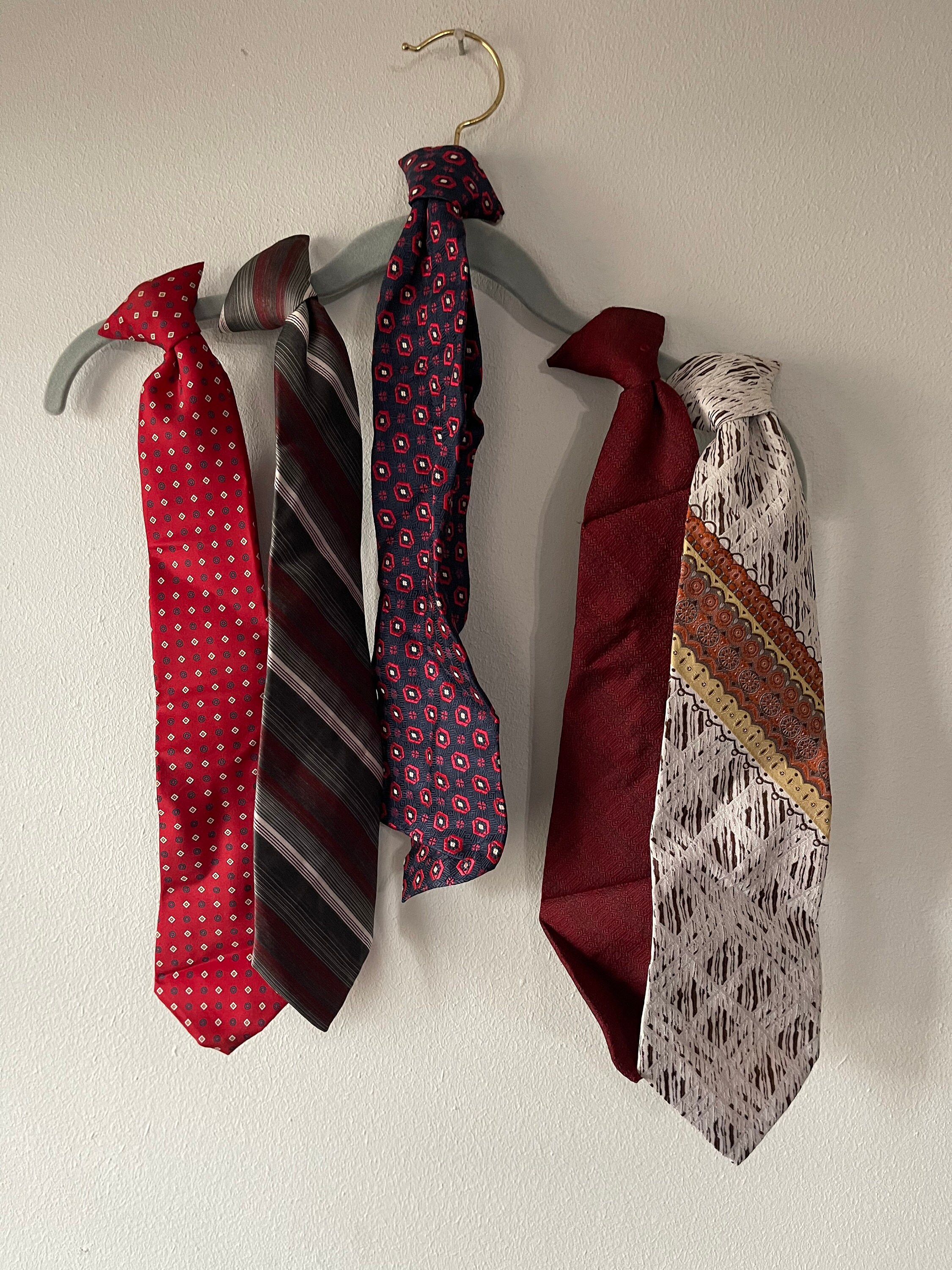 Lot De 5 Cravates Vintage - Occasion, Plusieurs Couleurs Et Matières