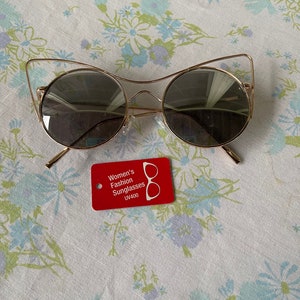 Vintage RETRO Space age looking SUNGLASSES