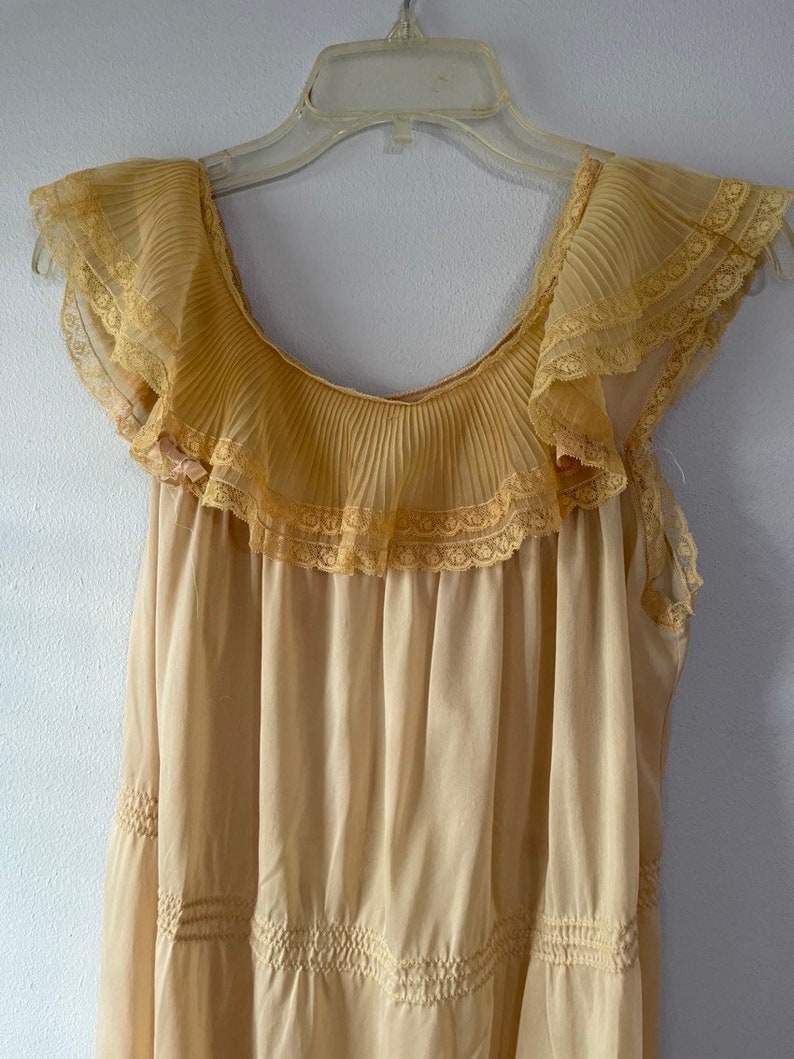 GORGEOUS Vintage 1960s GILBREATH Beige ROMANTIC Lingerie Night Gown medium image 3