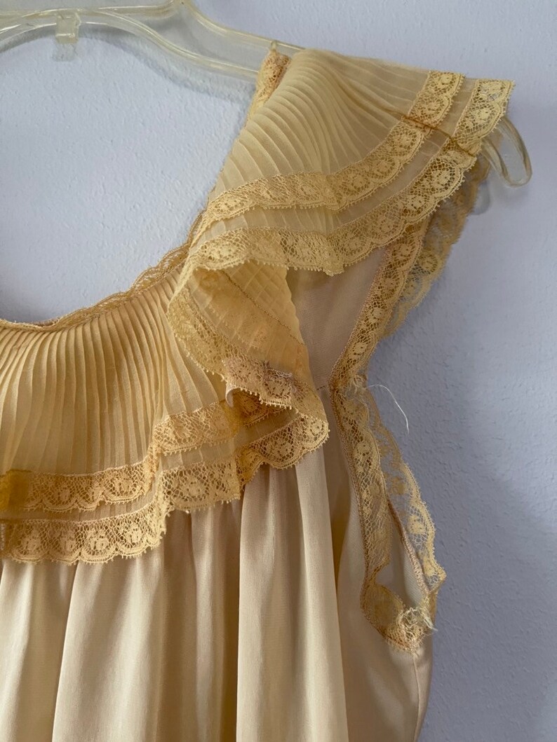 GORGEOUS Vintage 1960s GILBREATH Beige ROMANTIC Lingerie Night Gown medium image 4