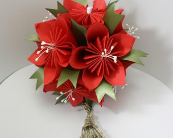 Tutorial fai da te per realizzare un bouquet di fiori di carta origami Kusudama (PDF)