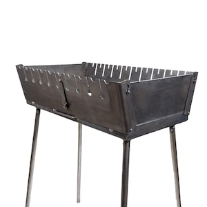 Mangal Grill Schaschlik – klappbarer Koffer-Grill aus 2 mm Stahl 8 Spieße – Tragbarer Outdoor Kohlegrill für Camping, Garten, Picknick