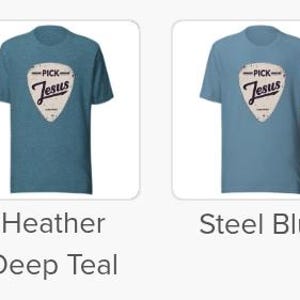 K&ouml;nnte beinhalten: Eine Auswahl an kurz&auml;rmeligen T-Shirts in verschiedenen Farben, darunter Dunkelgrau, Asphalt, Olive, Tiefseegr&uuml;n, Stahlblau, Kiesel, Heide-Orchidee und Creme. Jedes Shirt zeigt ein Gitarrenplektrum-Design mit dem Aufdruck "Jazz".