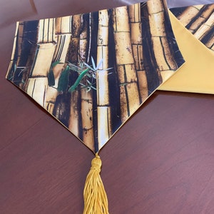 Hoffman Ruf der Wilden Digital Bamboo Grove Tropischer Tischläufer von ThemeRunners