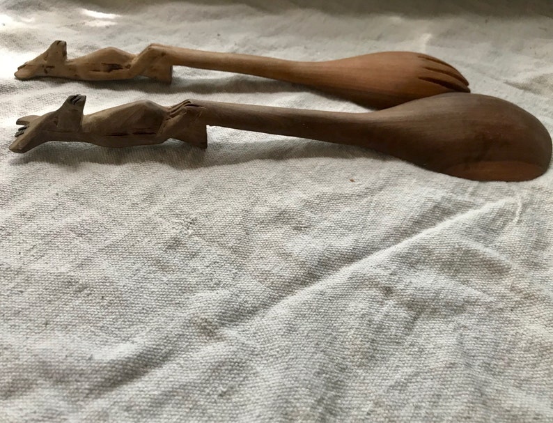 carved wood troppo bella Rare Kangaroo Salad Servers 1970/'s vintage Australia boho home land down under rustic farmhouse