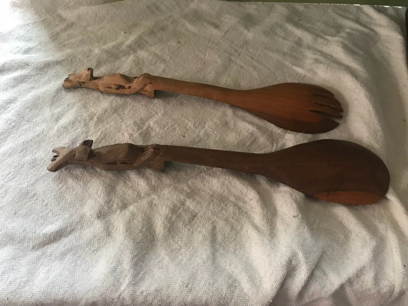carved wood troppo bella Rare Kangaroo Salad Servers 1970/'s vintage Australia boho home land down under rustic farmhouse