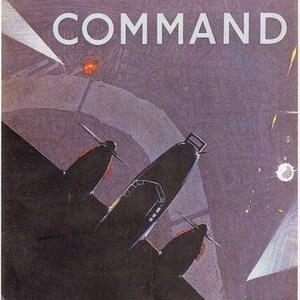 Könnte beinhalten: Vintage-Poster mit dem Text "BOMBER COMMAND" in weißen Großbuchstaben. Eine dunkle Silhouette eines Flugzeugs im Vordergrund, mit Scheinwerfern und Explosionen im Hintergrund. Die Farbpalette ist hauptsächlich lila und weiß.