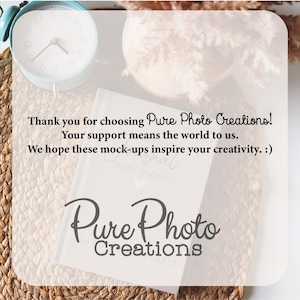 Pode incluir: Um cart&atilde;o branco com o texto "Thank you for choosing Pure Photo Creations! Your support means the world to us. We hope these mock-ups inspire your creativity. :)" e o logotipo "Pure Photo Creations" em uma fonte de escrita manuscrita. O cart&atilde;o est&aacute; sobre um tapete marrom tecido.