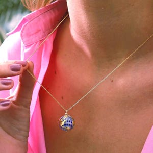 Weltkugel Anhänger Halskette - 925 Sterling Silber oder 14K Gold, perfektes Geschenk für Reiseliebhaber
