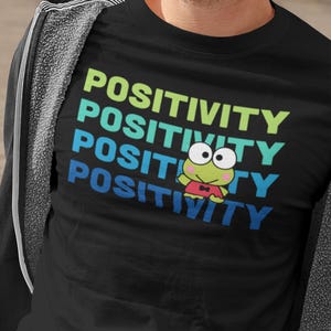 Camiseta Sanrio Keroppi Positividad: Rana Kawaii con Buenas Vibras, un adorable regalo de Sanrio para adolescentes, camiseta con actitud positiva, envío gratis a EE. UU.