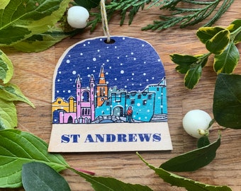 St Andrews snow globe decoration