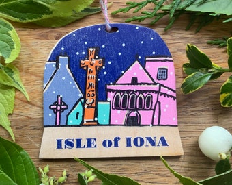 Isle of Iona Holz Schneekugel Dekoration