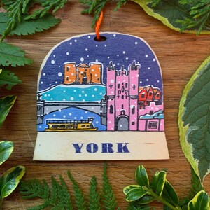 York snow globe decoration