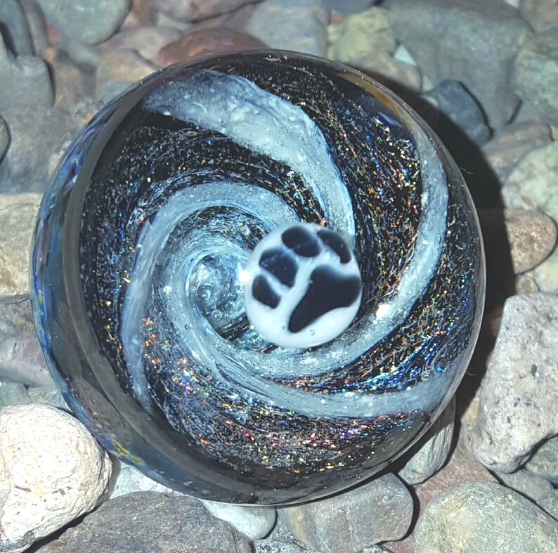 cremation pawprint vortex ash marble keepsake memorial for pet ashes remembrance orb sphere handmade one of a kind for you by Crisanti glass zdjęcie 3