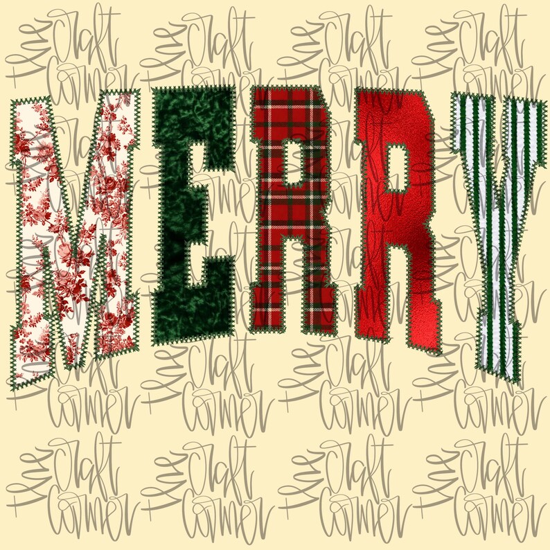 Pu&ograve; includere: La parola "MERRY" in un design festivo. Le lettere sono riempite con vari motivi: floreale, verde strutturato, plaid rosso, glitter rosso e strisce verdi e bianche. Lo sfondo &egrave; beige chiaro con le parole "The Craft Corner" ripetute.