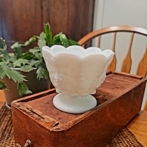 Vintage Westmoreland Paneled Grape Milk Glass Dish
