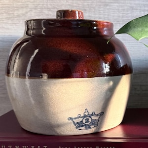 Vintage Robinson Ransbottom 2 Quart Bean Pot with Lid – Blue Crown #2 Stoneware Crock – Two-Tone Roseville Ohio Pottery