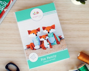 Fox Family HARD COPY Papieren naaipatroon, mama, papa en baby Fox-knuffels met kledingpatroon