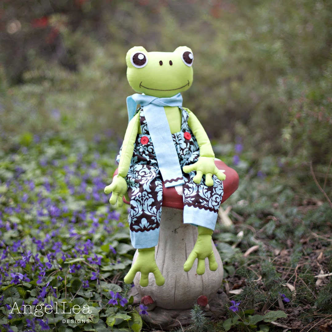 Plush Frog With Duck Bag Pdf Pattern and Tutorial Plush Frog -  in 2023