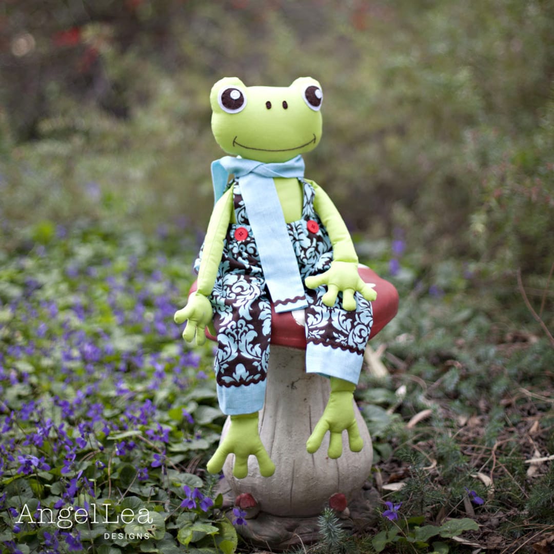 Plush Frog With Duck Bag Pdf Pattern and Tutorial Plush Frog -  in 2023