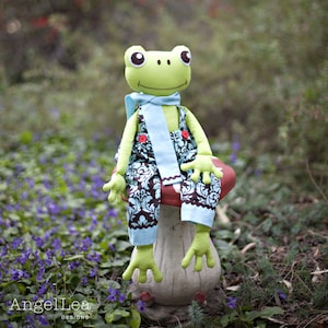 Frog Pattern. Stuffed Frog PDF Sewing Pattern. Fergus the Frog Softie Pattern. Instant Download Digital Pattern
