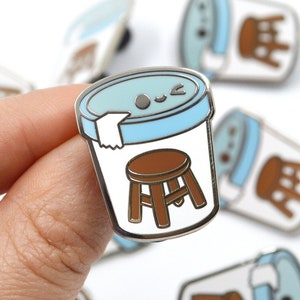 Stool Sample Enamel Pin, Funny Gift for Nurses, Nursing Students, Clinical Lab Techs, MLT, MLS, Medical Lab Scientist, Lab Week roocharms