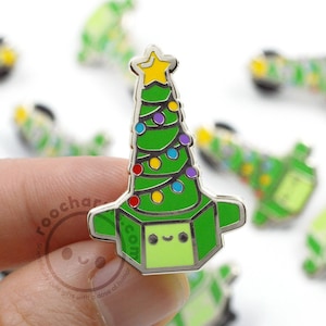 Christmas Tree Connector Enamel Pin for Respiratory Therapists, Nurses, RT Students, Nursing, ICU Medical Surgical, Healthcare, Anesthesia