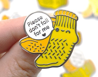 Don't Fall For Me Yellow Sock Enamel Pin, Funny Nurses Week Gift, Cute Nursing Student Pin, New Grad CNA Medical Student PT Physical Therapy