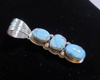 Ciondolo a grappolo in argento sterling e turchese. (solo ciondolo)