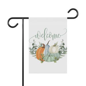 Welcome Pumpkin Garden Flag: Fall Outdoor Decor (12&#39;&#39; x 18&#39;&#39;)