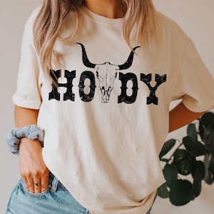 Comfort Colors® Shirt, Howdy Tshirt, Boho Cowboy Shirt, Vintage Bull Skull Shirt, Western Graphic Tee, Cute Western Shirts, Cowgirl Shirt