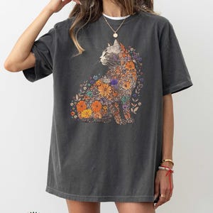 Cat Mom Comfort Colors® Shirt, Floral Cat Shirt, Purr Shirt Cat Mom, Floral Cat Tee, Cat Lover Shirt, Cat Shirt, Oversized Cat Shirt